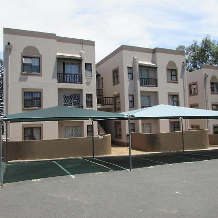 Broadway Self Catering Apartments Durbanville Ngoại thất bức ảnh