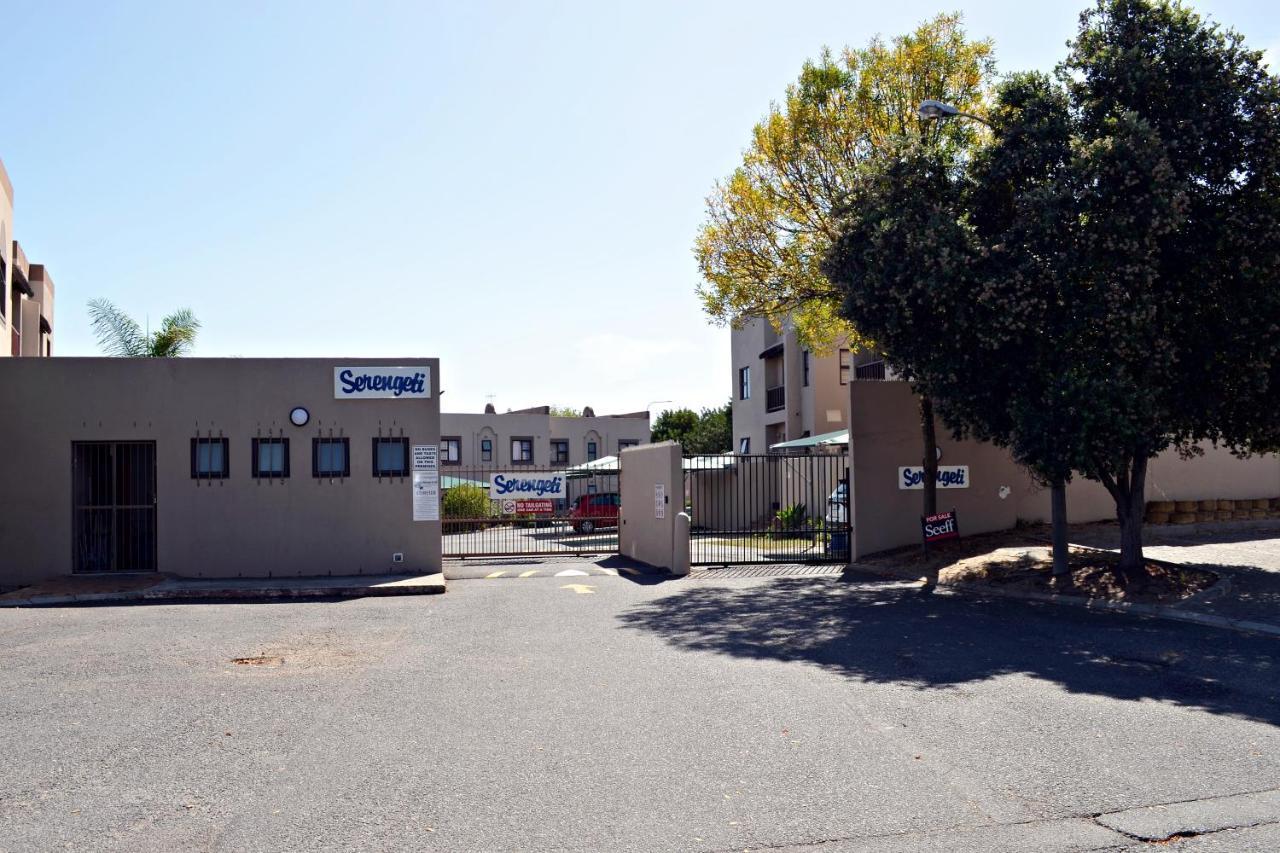 Broadway Self Catering Apartments Durbanville Ngoại thất bức ảnh