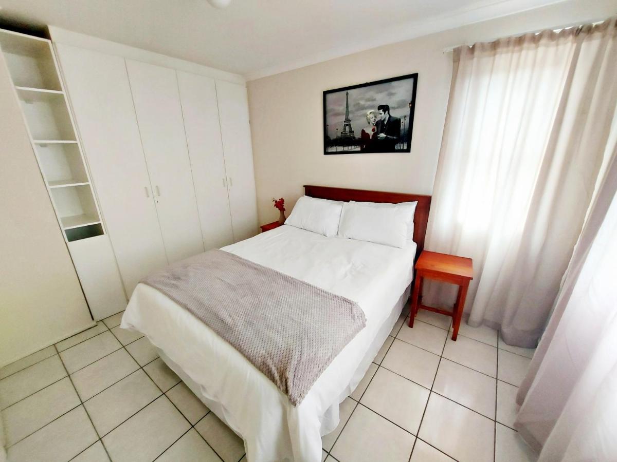 Broadway Self Catering Apartments Durbanville Ngoại thất bức ảnh