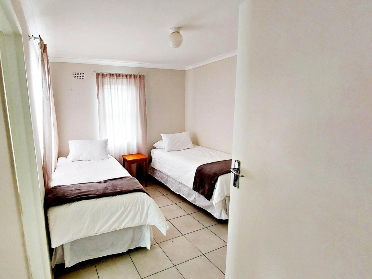 Broadway Self Catering Apartments Durbanville Ngoại thất bức ảnh