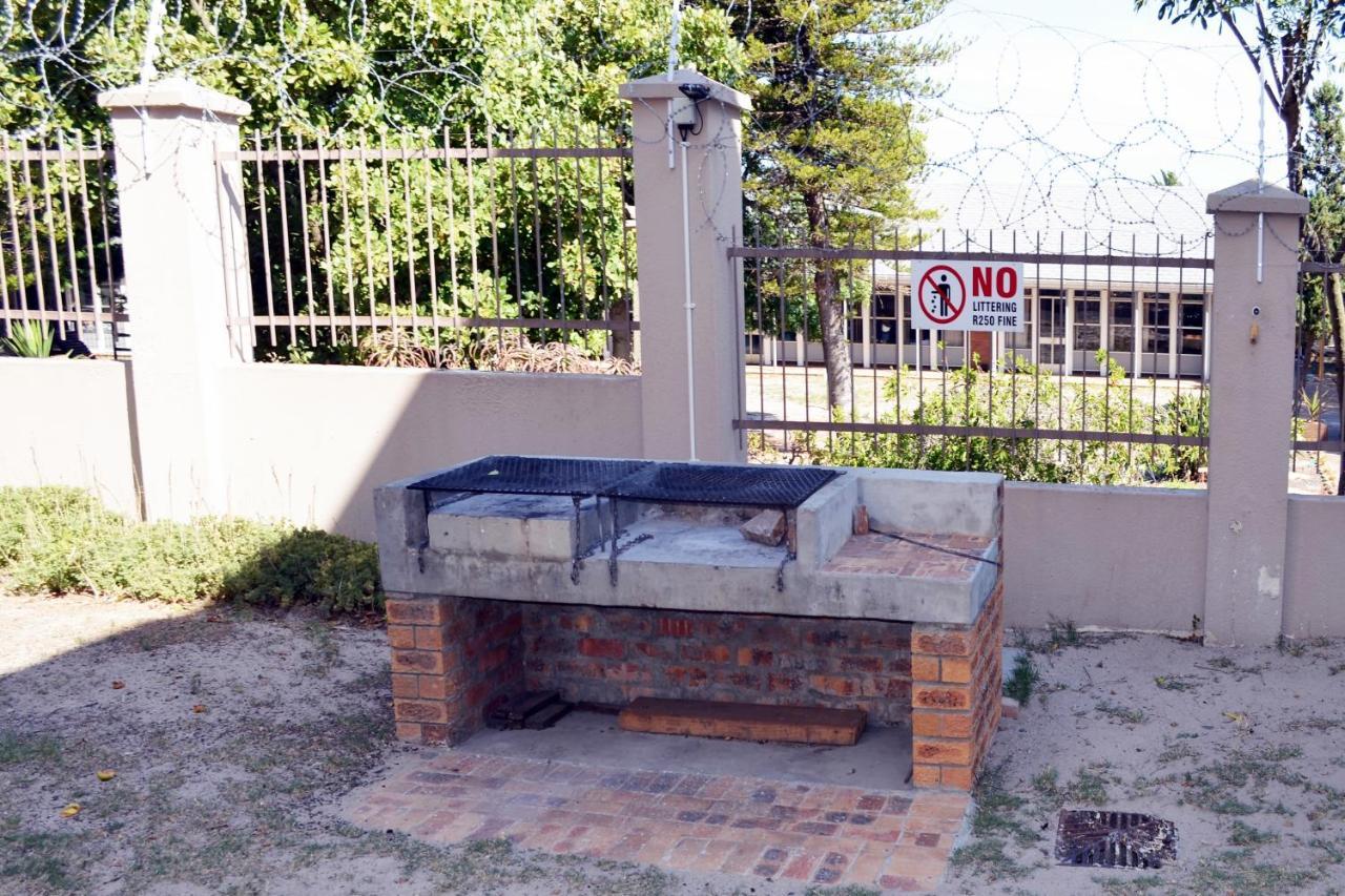 Broadway Self Catering Apartments Durbanville Ngoại thất bức ảnh