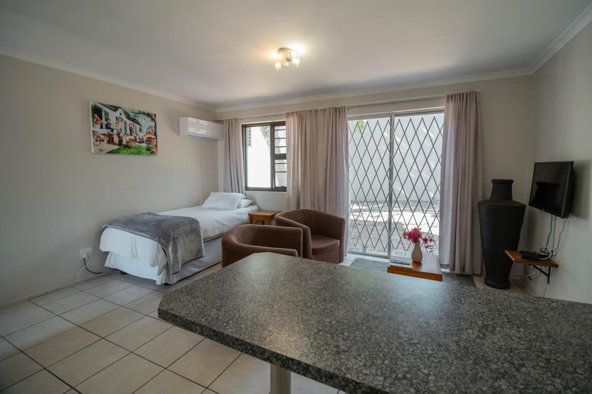Broadway Self Catering Apartments Durbanville Ngoại thất bức ảnh