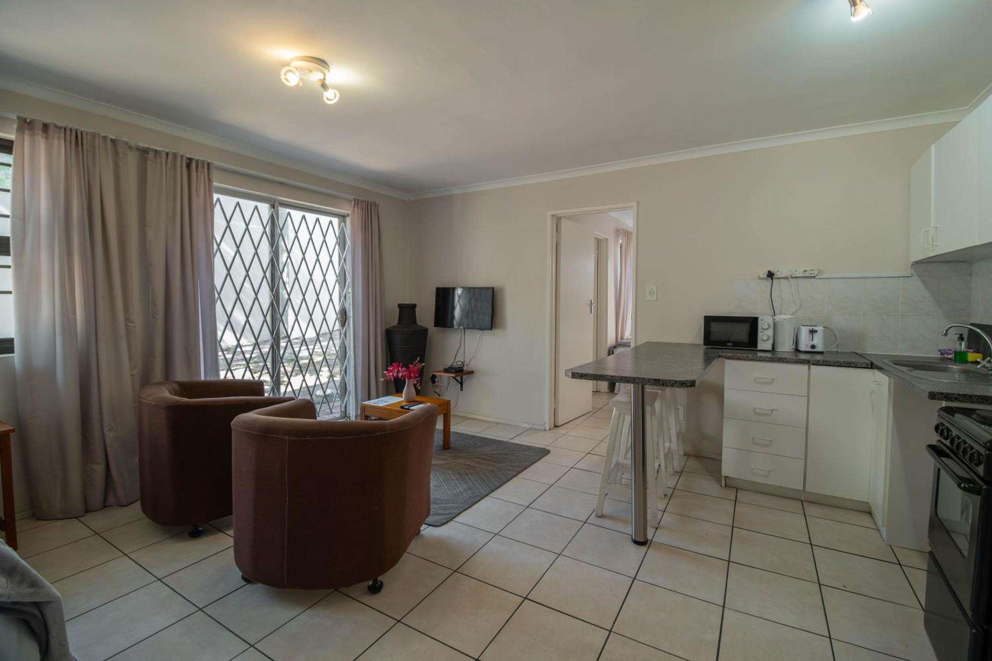 Broadway Self Catering Apartments Durbanville Ngoại thất bức ảnh