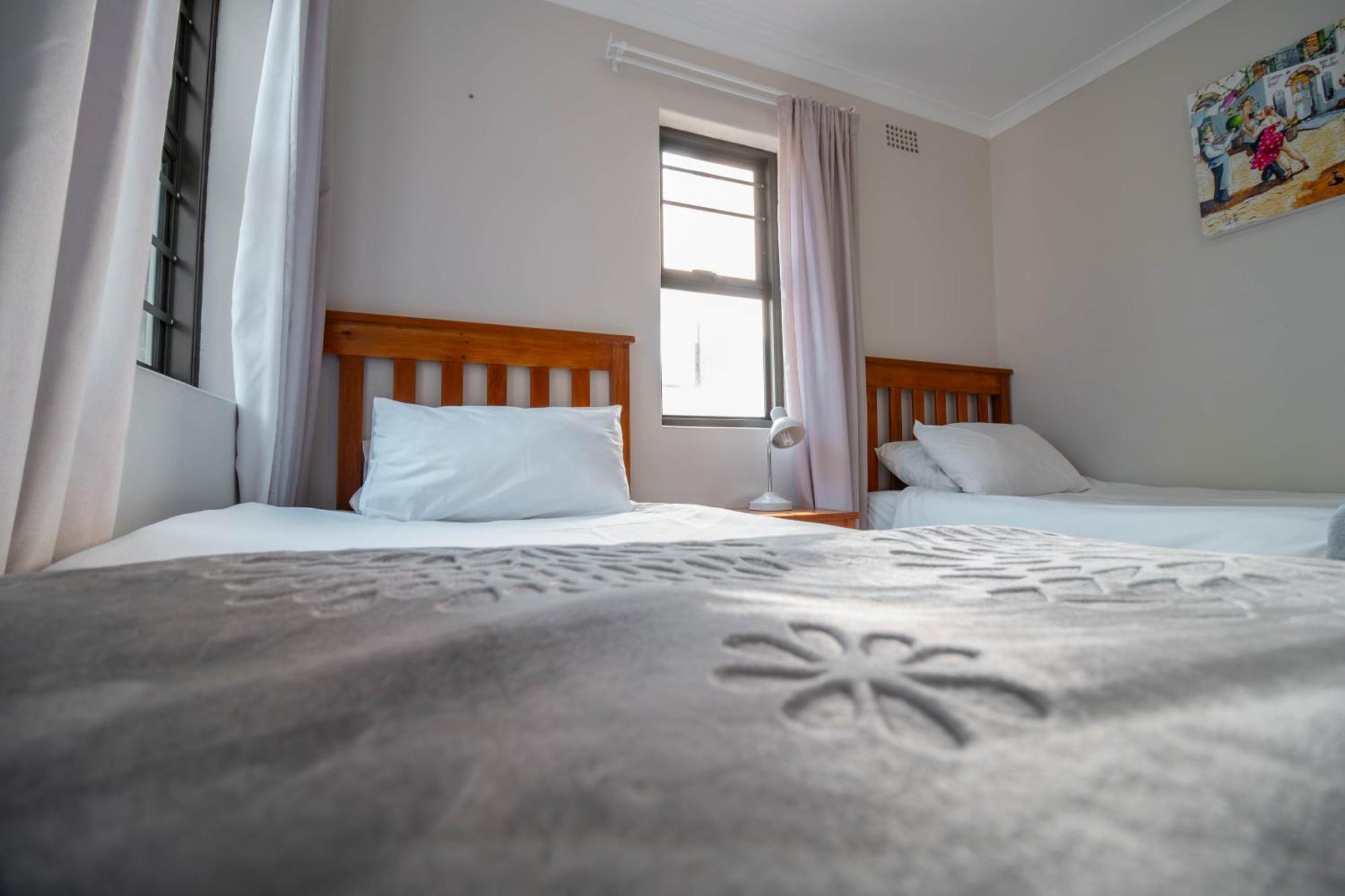 Broadway Self Catering Apartments Durbanville Ngoại thất bức ảnh