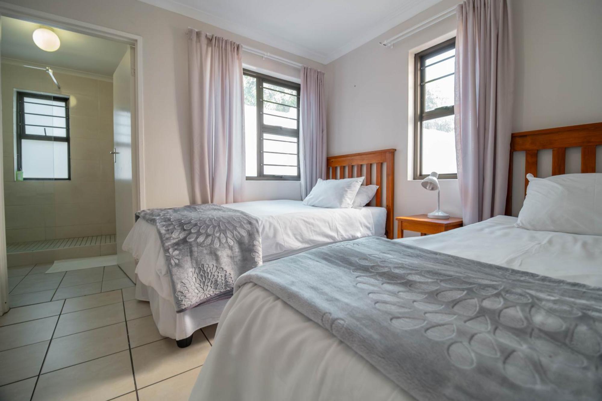 Broadway Self Catering Apartments Durbanville Ngoại thất bức ảnh