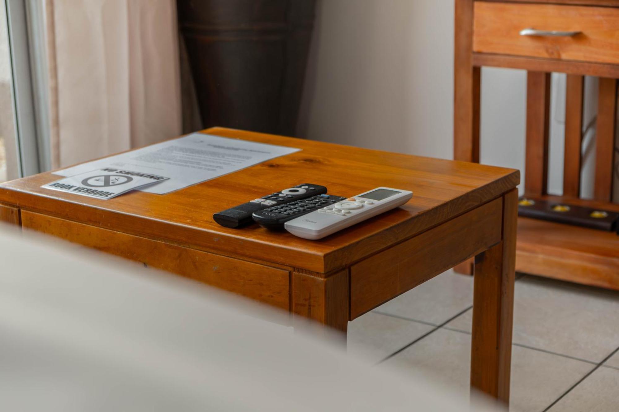 Broadway Self Catering Apartments Durbanville Ngoại thất bức ảnh